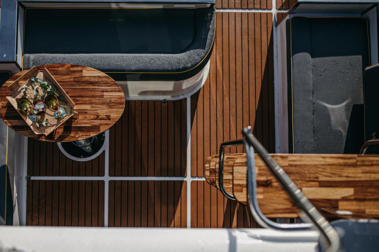 מלון מורביש אם סי Myhouseboat 2 מראה חיצוני תמונה